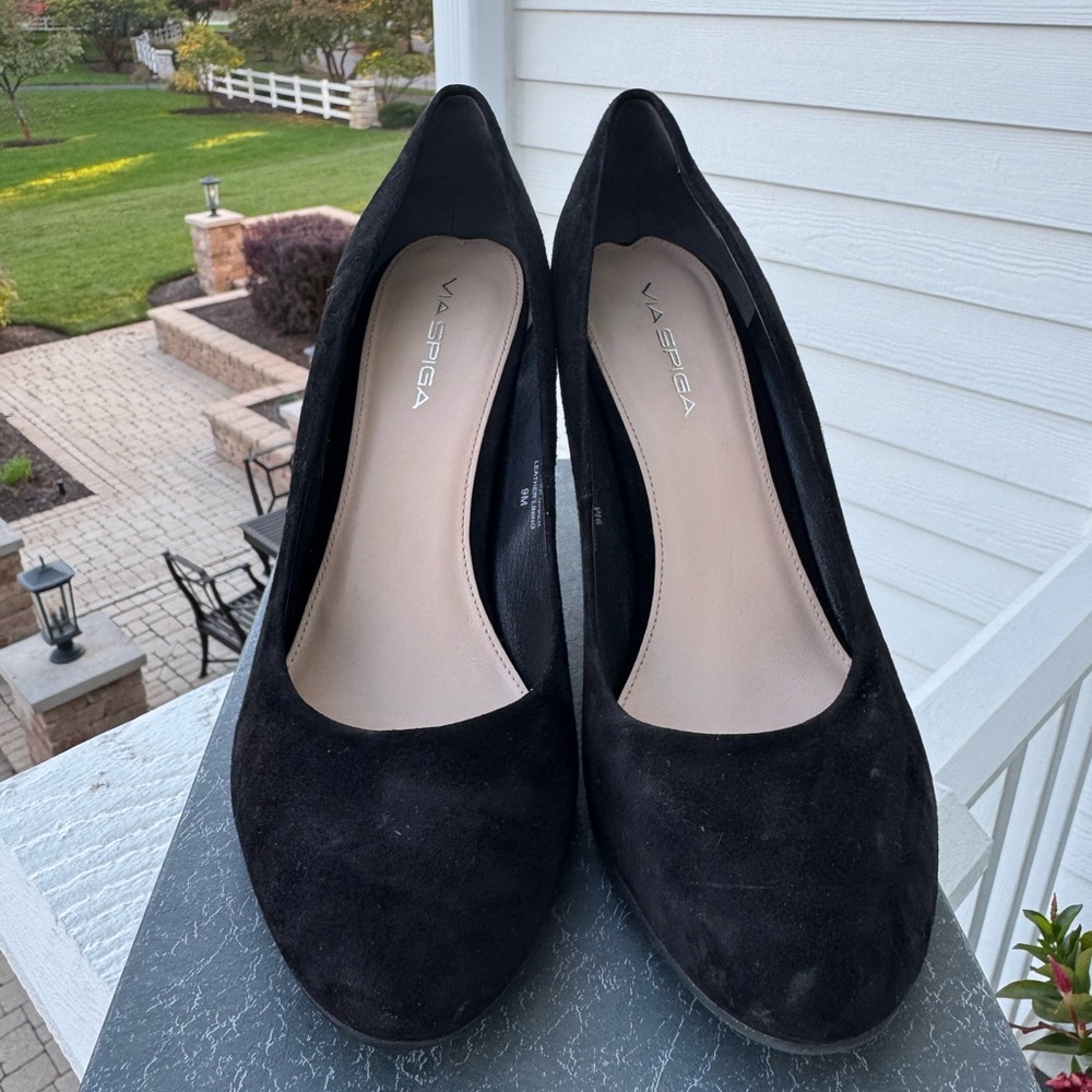EUC Via Spiga Fiona Women’s Black Suede Leather Wedge Heels 9